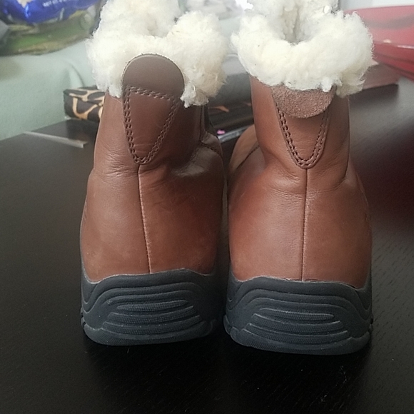 UGG  Men's leather boots size 12M - Picture 3 of 4